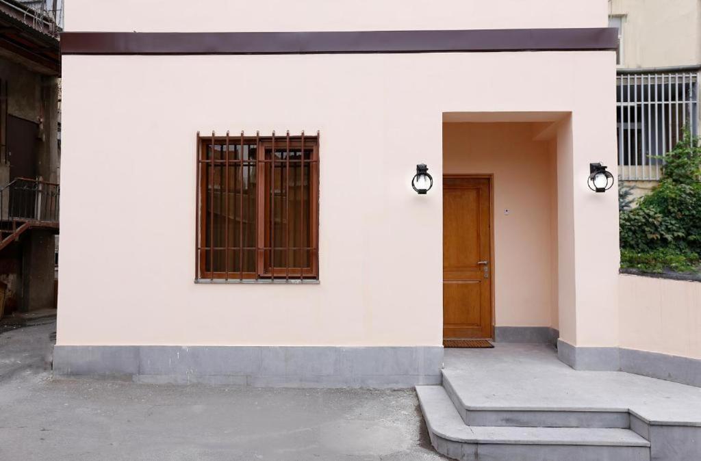 Yard Guesthouse Єреван Екстер'єр фото