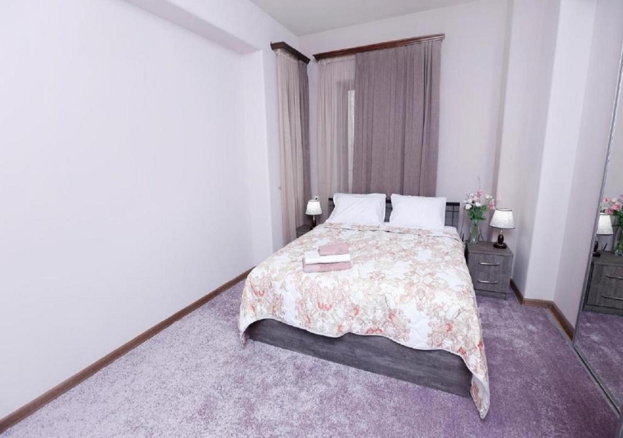 Yard Guesthouse Єреван Екстер'єр фото
