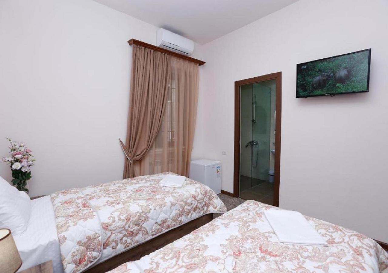 Yard Guesthouse Єреван Екстер'єр фото